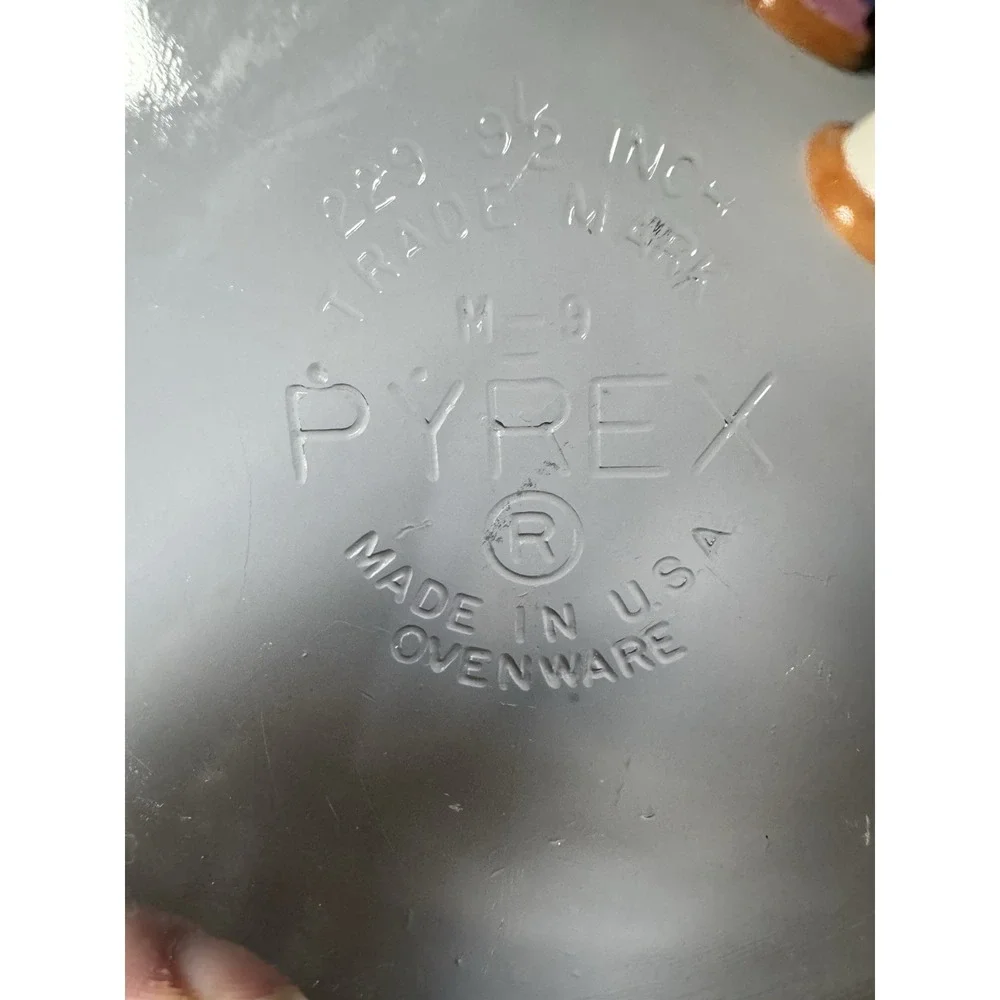 Pyrex brand corning